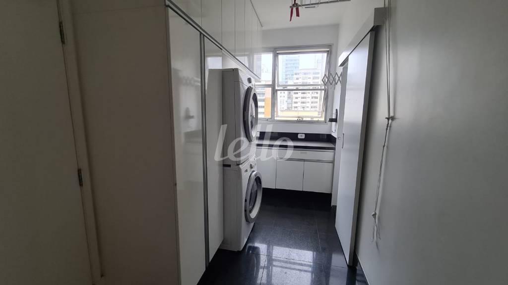 ÁREA DE SERVIÇO de Apartamento para alugar, Padrão com 406 m², 6 quartos e 3 vagas em Jardim Paulista - São Paulo