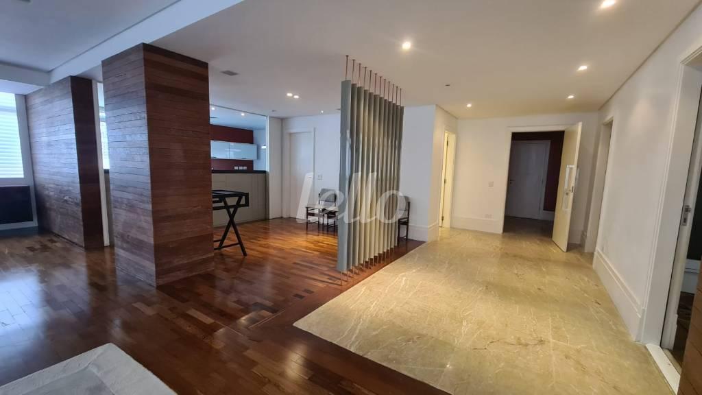 SALA de Apartamento para alugar, Padrão com 406 m², 6 quartos e 3 vagas em Jardim Paulista - São Paulo