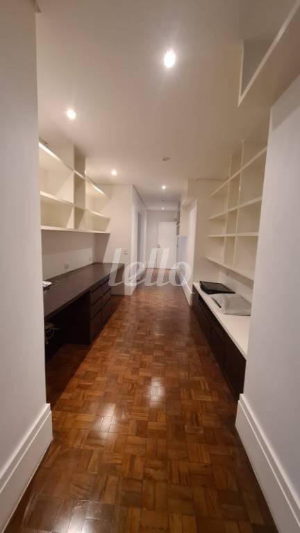 ESCRITÓRIO de Apartamento para alugar, Padrão com 406 m², 6 quartos e 3 vagas em Jardim Paulista - São Paulo