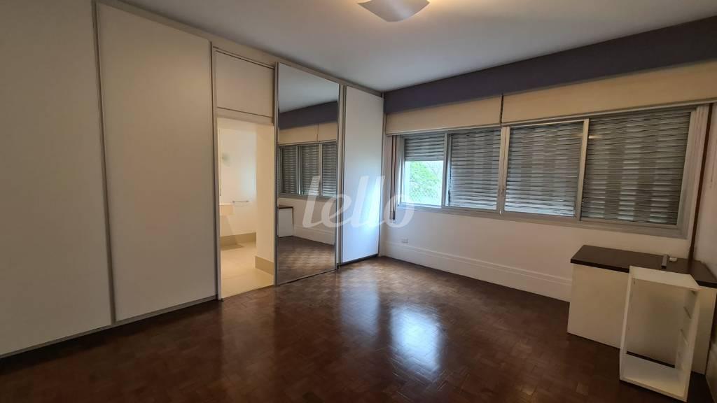SUITE 1 de Apartamento para alugar, Padrão com 406 m², 6 quartos e 3 vagas em Jardim Paulista - São Paulo