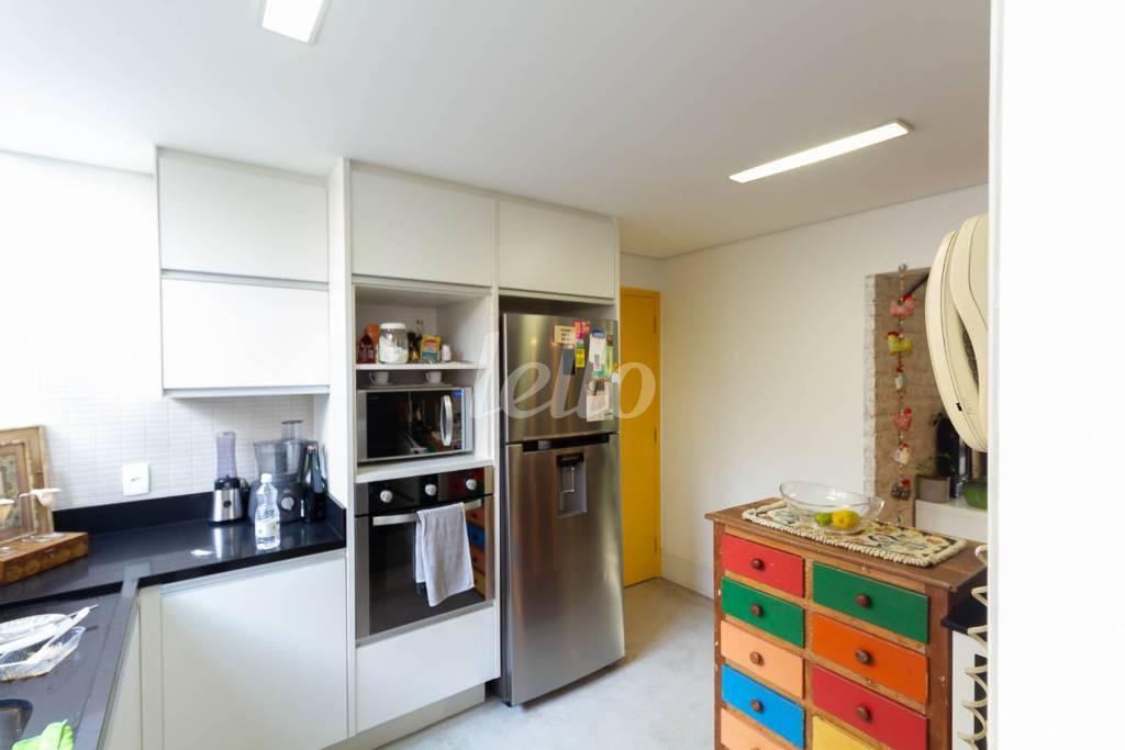 COZINHA de Apartamento para alugar, Padrão com 100 m², 1 quarto e 1 vaga em Cerqueira César - São Paulo