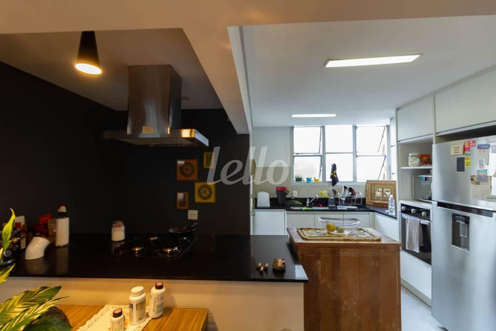 COZINHA de Apartamento para alugar, Padrão com 100 m², 1 quarto e 1 vaga em Cerqueira César - São Paulo