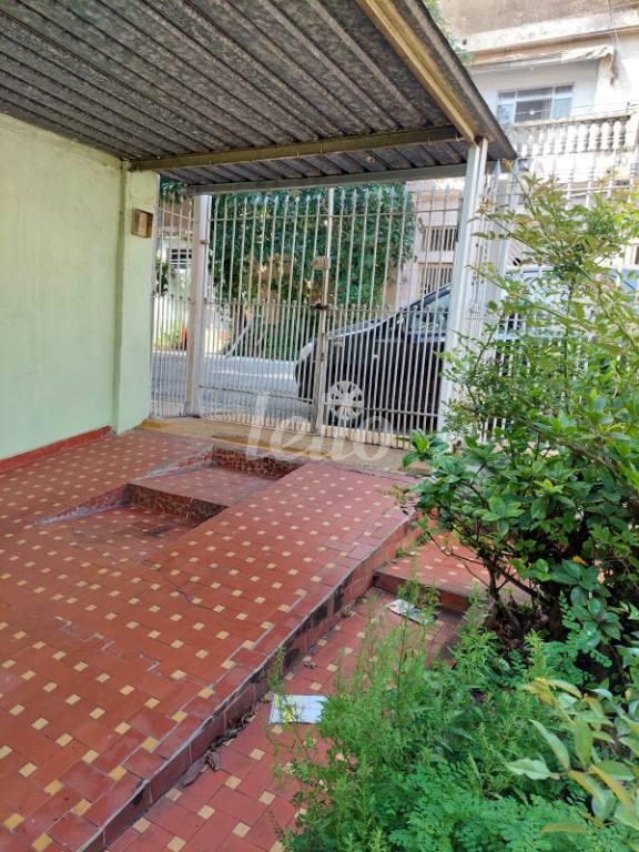 GARAGEM de Casa à venda, térrea com 100 m², 3 quartos e 1 vaga em Parque Luis Mucciolo - São Paulo