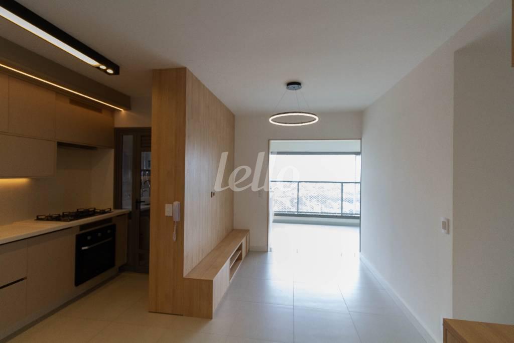 SALA de Apartamento para alugar, Padrão com 80 m², 3 quartos e 1 vaga em Butantã - São Paulo