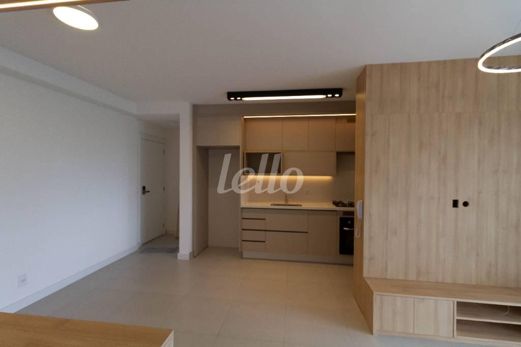 SALA de Apartamento para alugar, Padrão com 80 m², 3 quartos e 1 vaga em Butantã - São Paulo