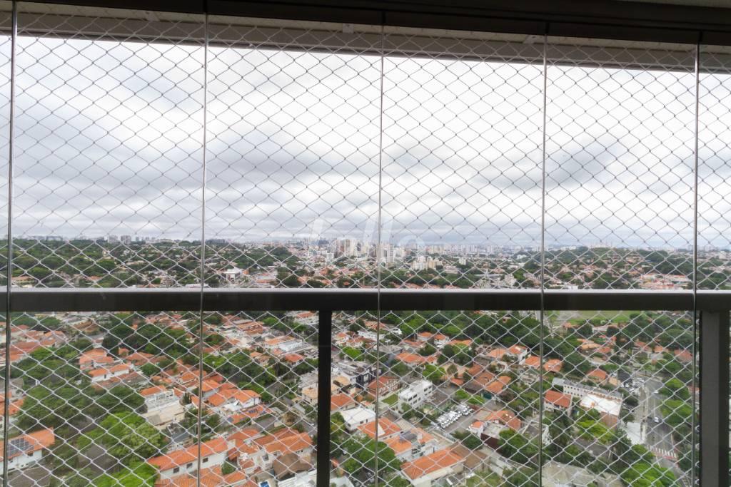 VISTA DA SACADA de Apartamento para alugar, Padrão com 80 m², 3 quartos e 1 vaga em Butantã - São Paulo