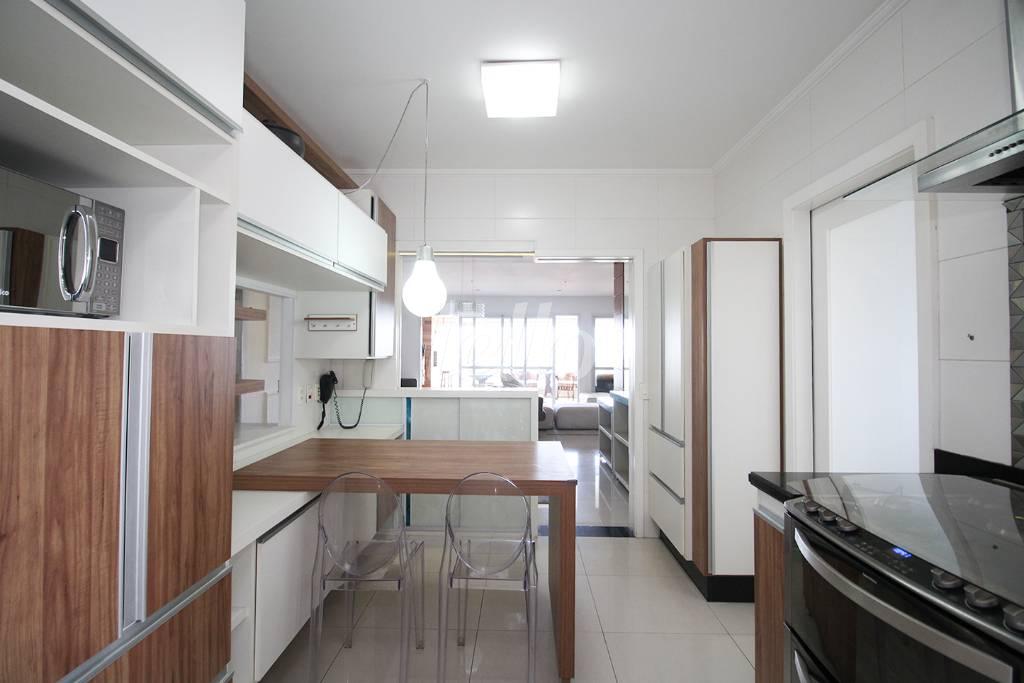 COZINHA de Apartamento para alugar, Padrão com 174 m², 3 quartos e 3 vagas em Vila Congonhas - São Paulo