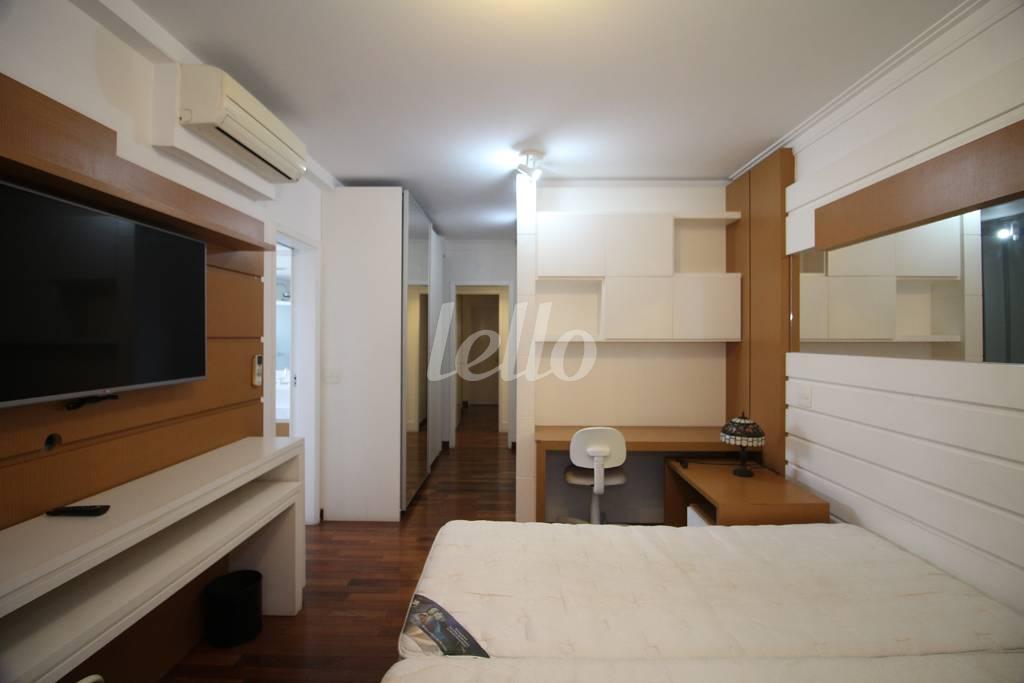 SUÍTE 3 de Apartamento para alugar, Padrão com 174 m², 3 quartos e 3 vagas em Vila Congonhas - São Paulo