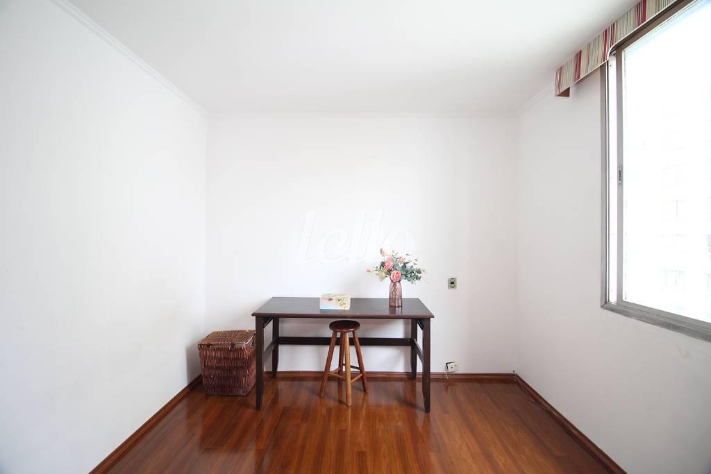 DORMITÓRIO 2 de Apartamento à venda, Padrão com 229 m², 4 quartos e 3 vagas em Aclimação - São Paulo