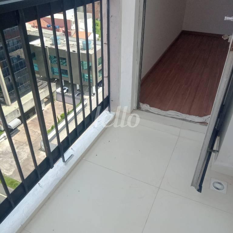 SACADA NO DORMITORIO de Apartamento à venda, Padrão com 70 m², 2 quartos e 1 vaga em Cambuci - São Paulo