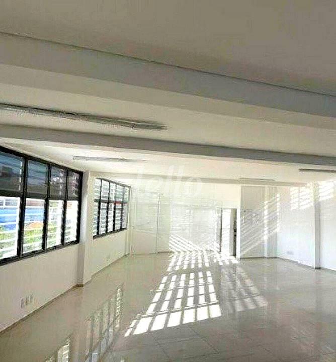 SALAO de Prédio Comercial à venda, Monousuário com 850 m², e 8 vagas em Mooca - São Paulo