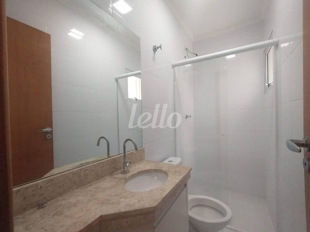 BANHEIRO de Apartamento para alugar, Padrão com 30 m², 1 quarto e em Vila Bertioga - São Paulo