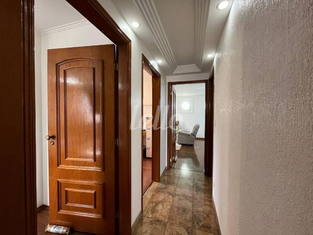 HALL DORMITÓRIOS de Apartamento à venda, Padrão com 133 m², 3 quartos e 2 vagas em Vila Gomes Cardim - São Paulo