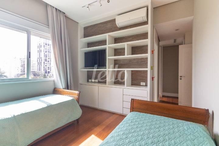 SUÍTE 1 de Apartamento à venda, Padrão com 300 m², 3 quartos e 5 vagas em Perdizes - São Paulo