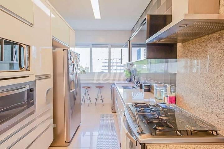 COZINHA de Apartamento à venda, Padrão com 300 m², 3 quartos e 5 vagas em Perdizes - São Paulo