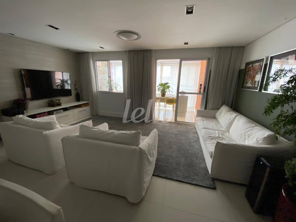 SALA DOIS AMBIENTES de Apartamento à venda, Padrão com 116 m², 3 quartos e 2 vagas em Vila Valparaíso - Santo André