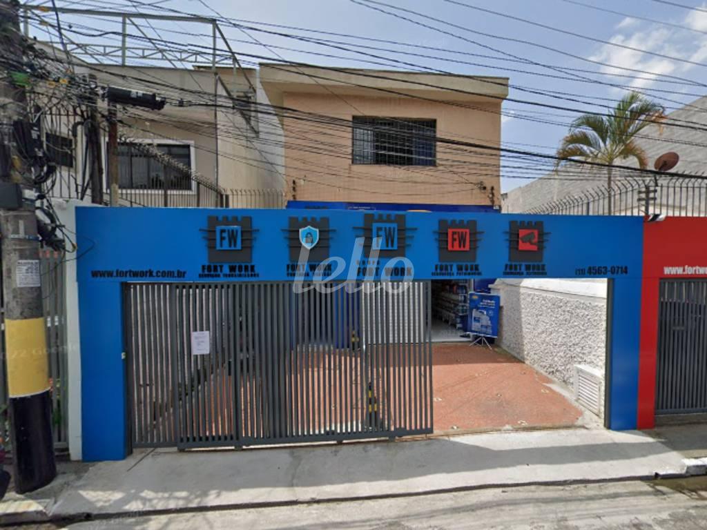 FACHADA de Loja para alugar, Padrão com 254 m², e 3 vagas em Lapa de Baixo - São Paulo
