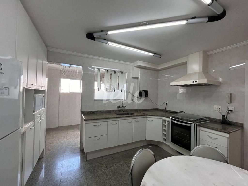 COZINHA de Apartamento à venda, Padrão com 133 m², 3 quartos e 2 vagas em Vila Gomes Cardim - São Paulo