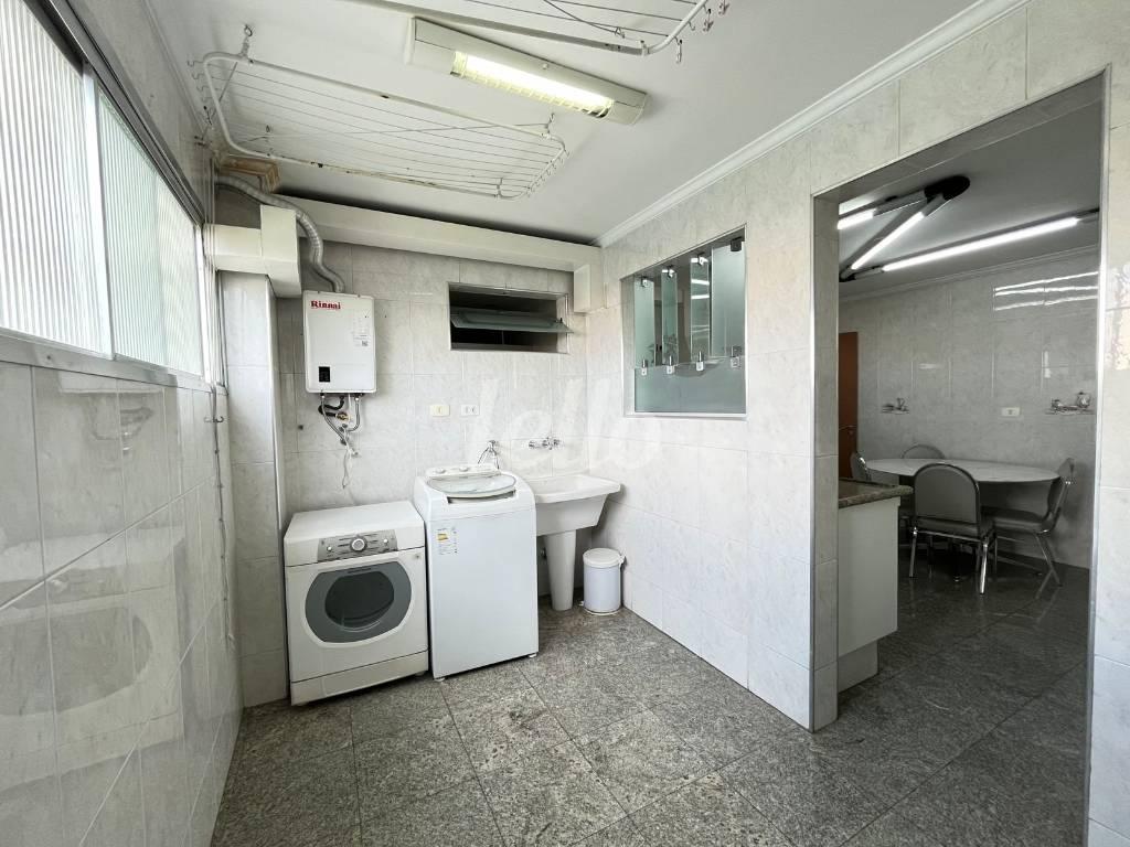 ÁREA DE SERVIÇO de Apartamento à venda, Padrão com 133 m², 3 quartos e 2 vagas em Vila Gomes Cardim - São Paulo