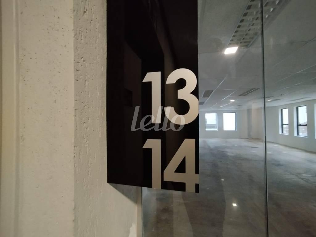 ENTRADA de Sala / Conjunto para alugar, Padrão com 120 m², e 2 vagas em Pinheiros - São Paulo