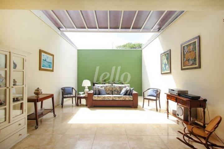 LIVING de Casa à venda, sobrado com 550 m², 4 quartos e 7 vagas em Brooklin Paulista - São Paulo
