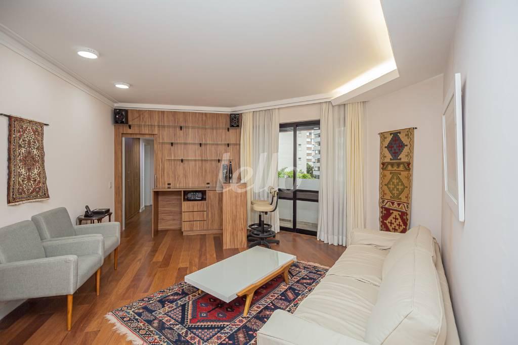 SALA de Apartamento para alugar, Padrão com 97 m², 3 quartos e 2 vagas em Santa Cecília - São Paulo