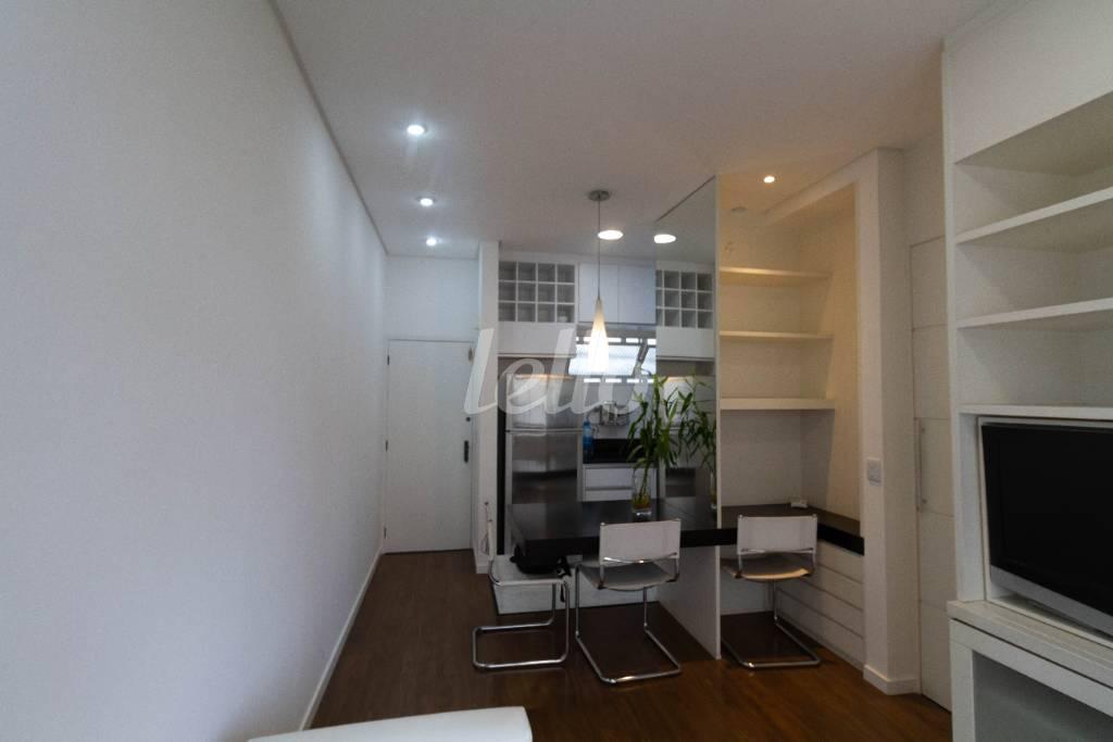 SALA DE ESTAR E JANTAR de Apartamento à venda, Padrão com 37 m², 1 quarto e 1 vaga em Vila Mariana - São Paulo