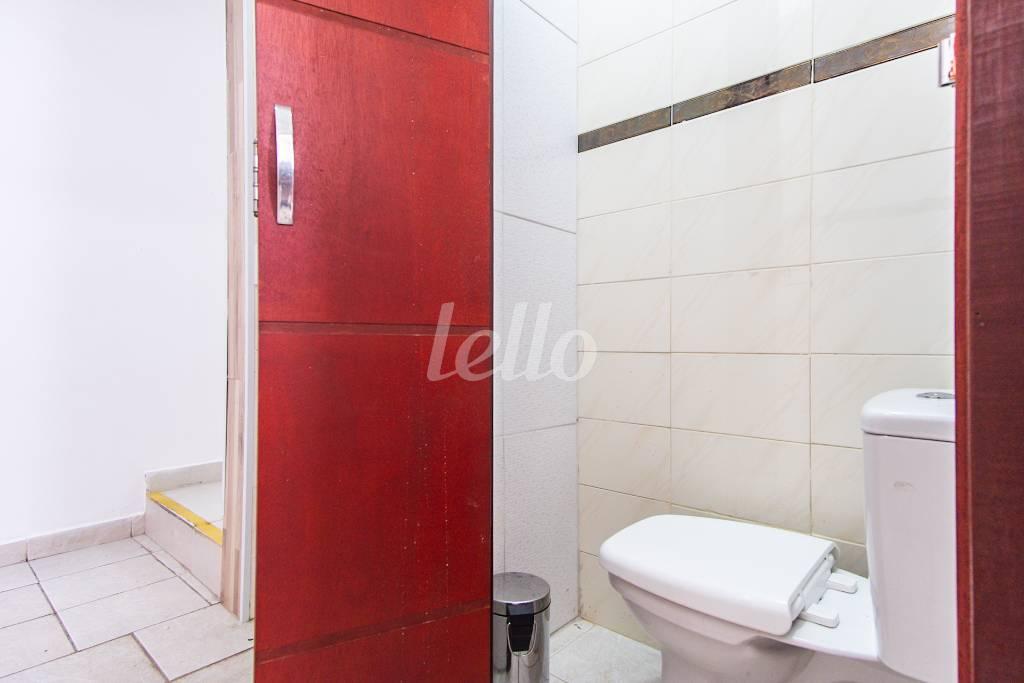 06LAVABO_005 de Casa para alugar, térrea com 127 m², 3 quartos e 2 vagas em Vila Azevedo - São Paulo