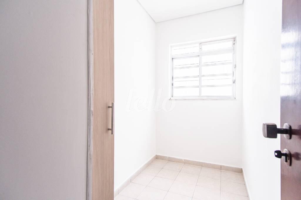07DORMITORIO-1_002 de Casa para alugar, térrea com 127 m², 3 quartos e 2 vagas em Vila Azevedo - São Paulo