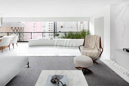 LIVING de Apartamento à venda, Padrão com 188 m², 1 quarto e 3 vagas em Vila Uberabinha - São Paulo