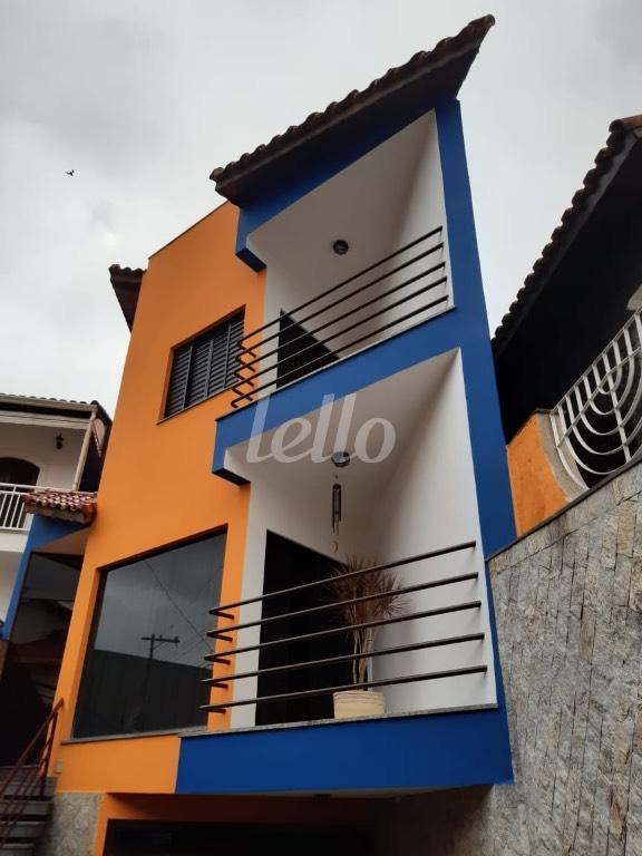 FACHADA de Casa à venda, sobrado com 385 m², 4 quartos e 8 vagas em Sítio da Figueira - São Paulo