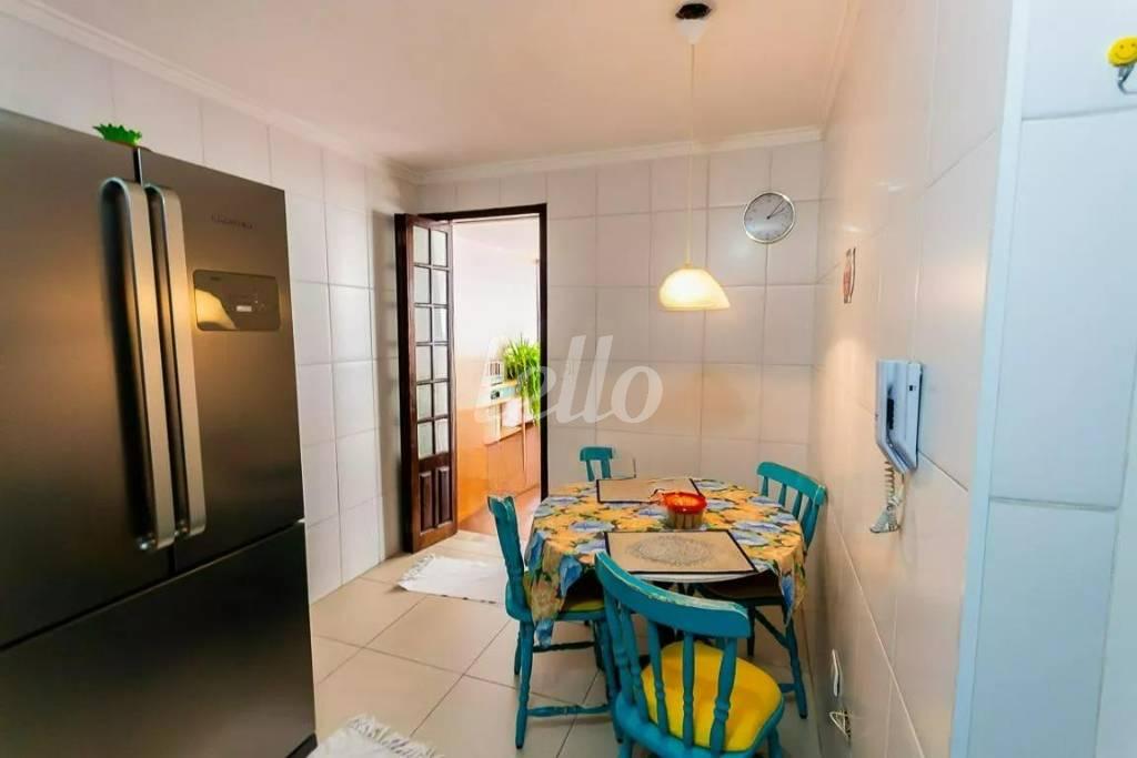 COZINHA de Apartamento à venda, Padrão com 135 m², 4 quartos e 2 vagas em Vila Bastos - Santo André