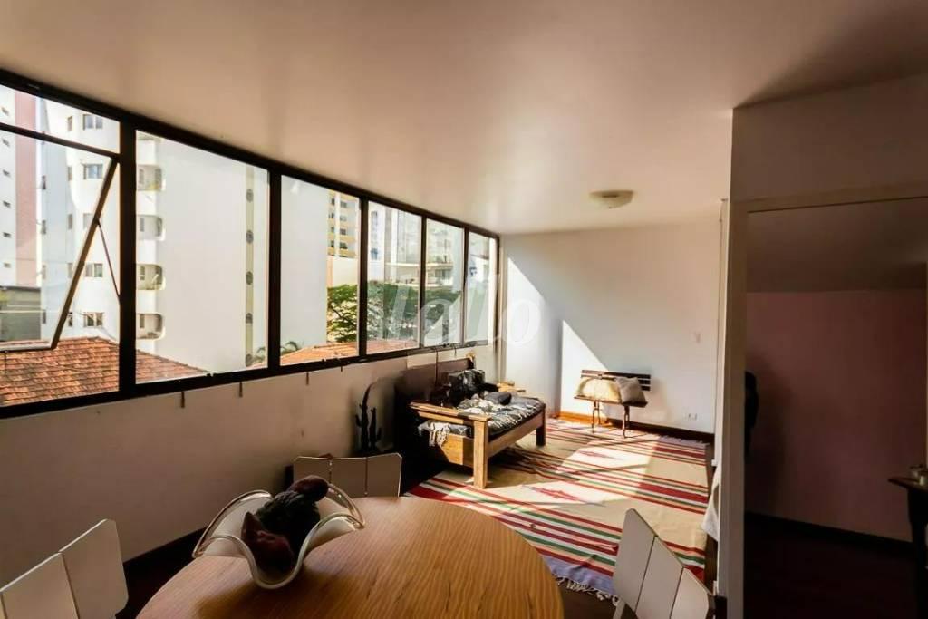 SALA de Apartamento à venda, Padrão com 135 m², 4 quartos e 2 vagas em Vila Bastos - Santo André