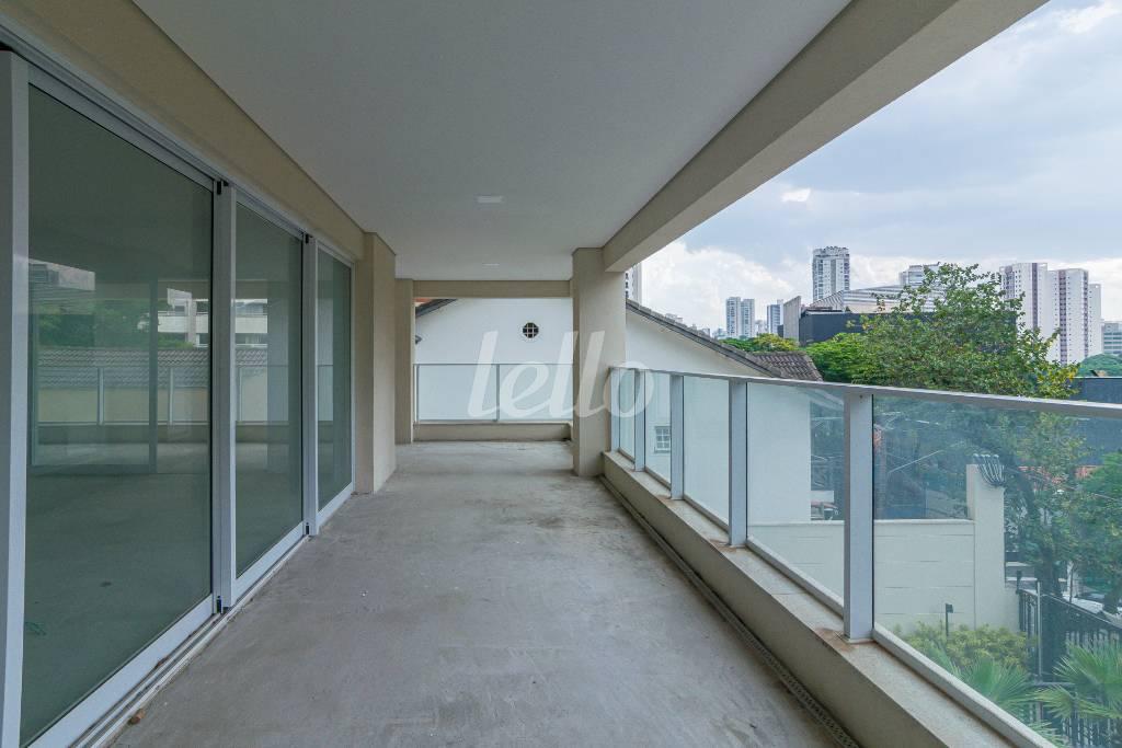 VARANDA de Apartamento à venda, Padrão com 263 m², 4 quartos e 6 vagas em Santana - São Paulo