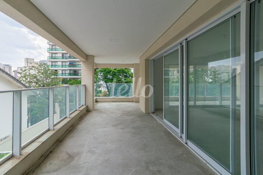 VARANDA de Apartamento à venda, Padrão com 263 m², 4 quartos e 6 vagas em Santana - São Paulo