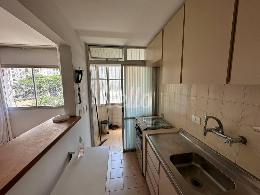 COZINHA de Apartamento à venda, Padrão com 57 m², 1 quarto e 1 vaga em Indianópolis - São Paulo