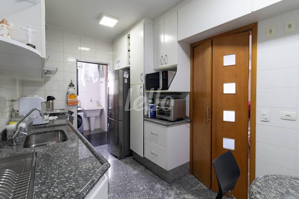 26 - COZINHA de Apartamento à venda, Padrão com 126 m², 3 quartos e 3 vagas em Vila Regente Feijó - São Paulo