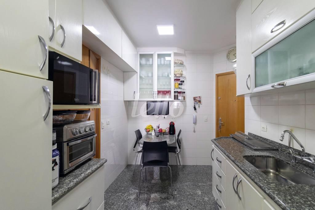 27 - COZINHA de Apartamento à venda, Padrão com 126 m², 3 quartos e 3 vagas em Vila Regente Feijó - São Paulo