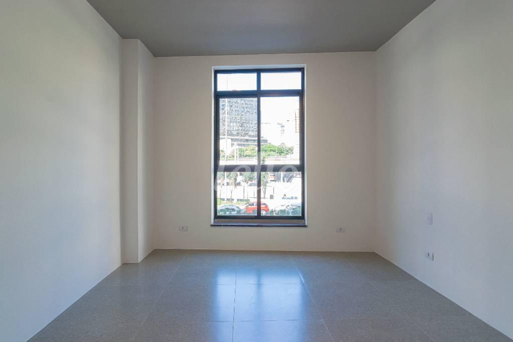 DORMITÓRIO de Apartamento à venda, Padrão com 123 m², 1 quarto e em Centro - São Paulo