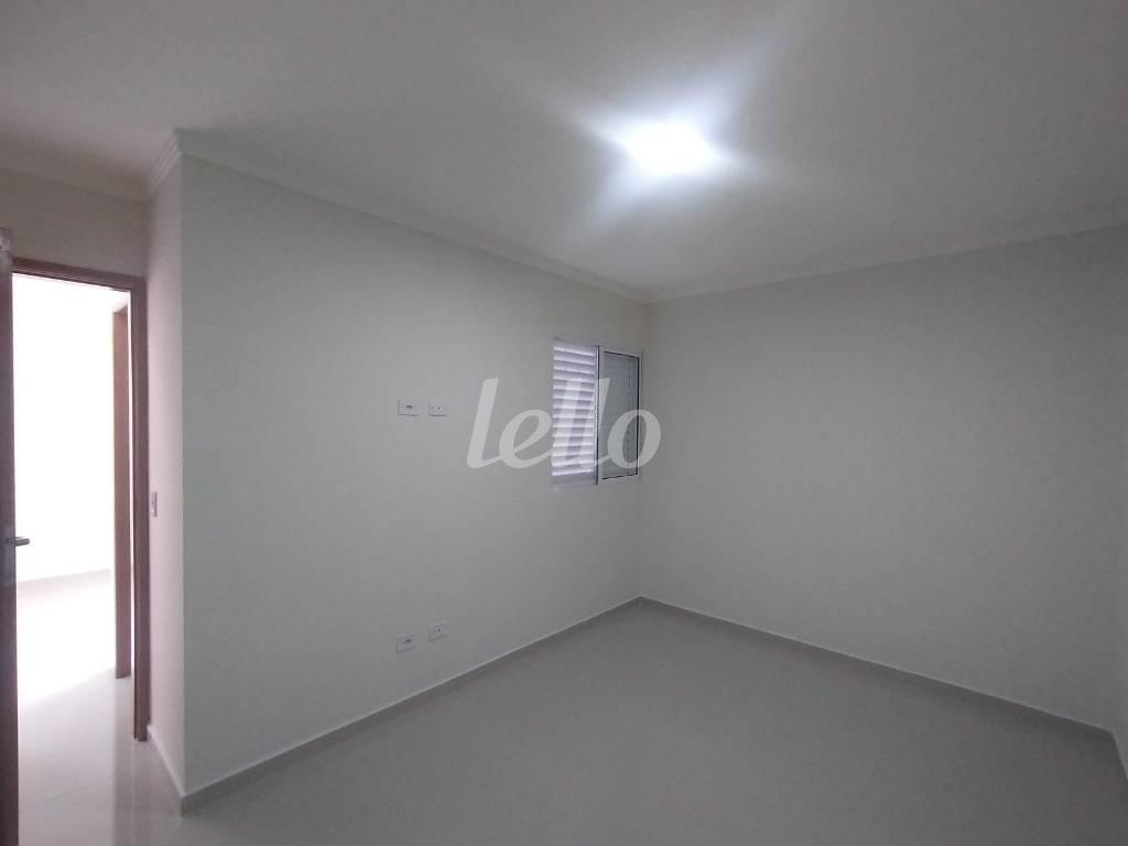 DORMITÓRIO de Apartamento para alugar, Padrão com 30 m², 1 quarto e em Vila Bertioga - São Paulo