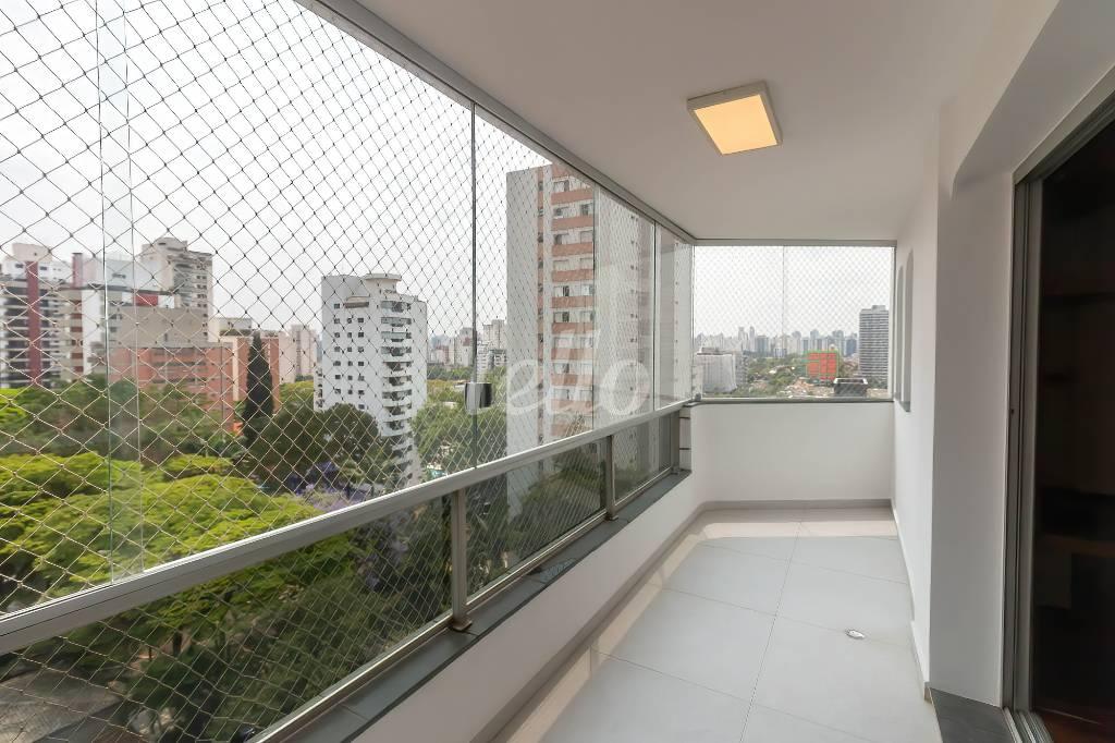 VARANDA de Apartamento para alugar, Padrão com 215 m², 4 quartos e 4 vagas em Campo Belo - São Paulo