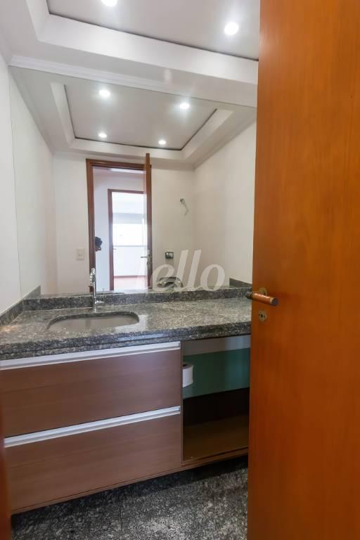 LAVABO de Apartamento para alugar, Padrão com 215 m², 4 quartos e 4 vagas em Campo Belo - São Paulo