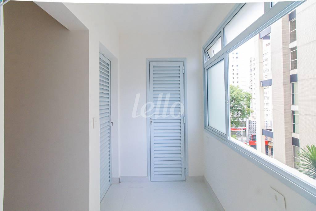 AREA DE SERVIÇO de Apartamento para alugar, Padrão com 110 m², 3 quartos e 1 vaga em Cerqueira César - São Paulo
