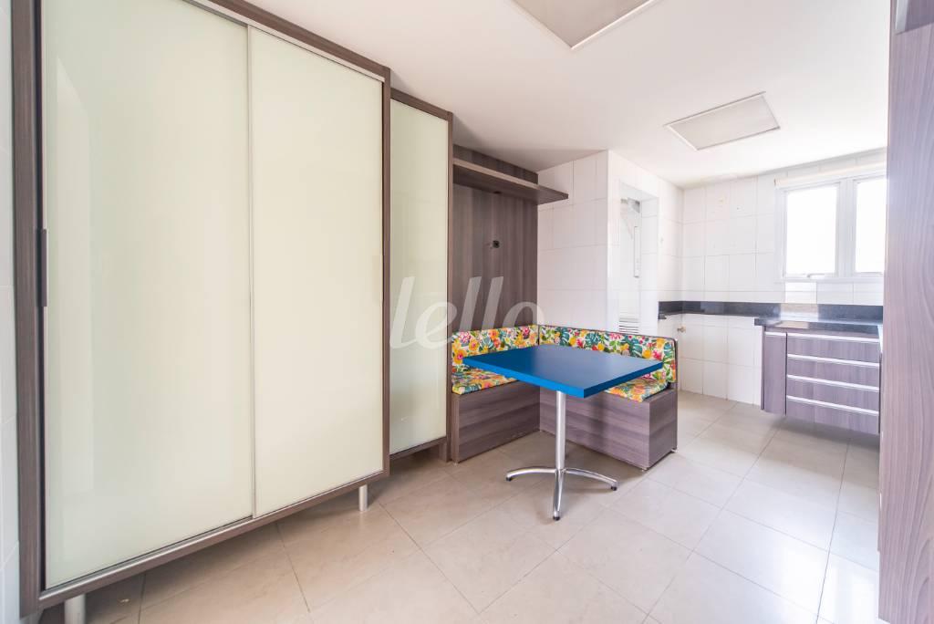 COZINHA de Apartamento à venda, Duplex com 227 m², 3 quartos e 4 vagas em Centro - Santo André