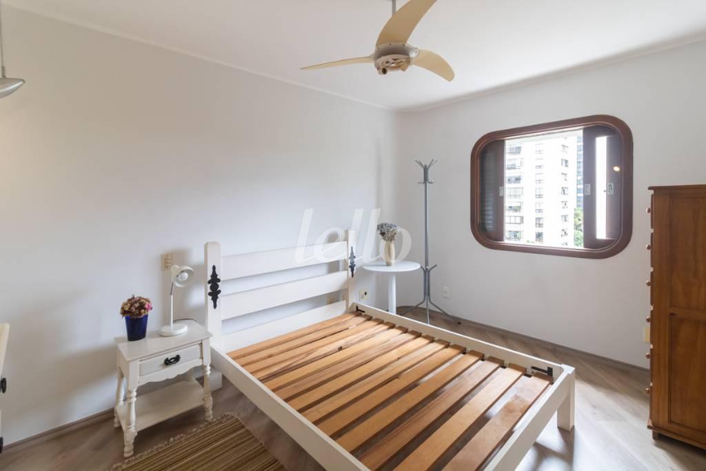 SUITE 2 de Apartamento à venda, Padrão com 288 m², 4 quartos e 3 vagas em Alto de Pinheiros - São Paulo