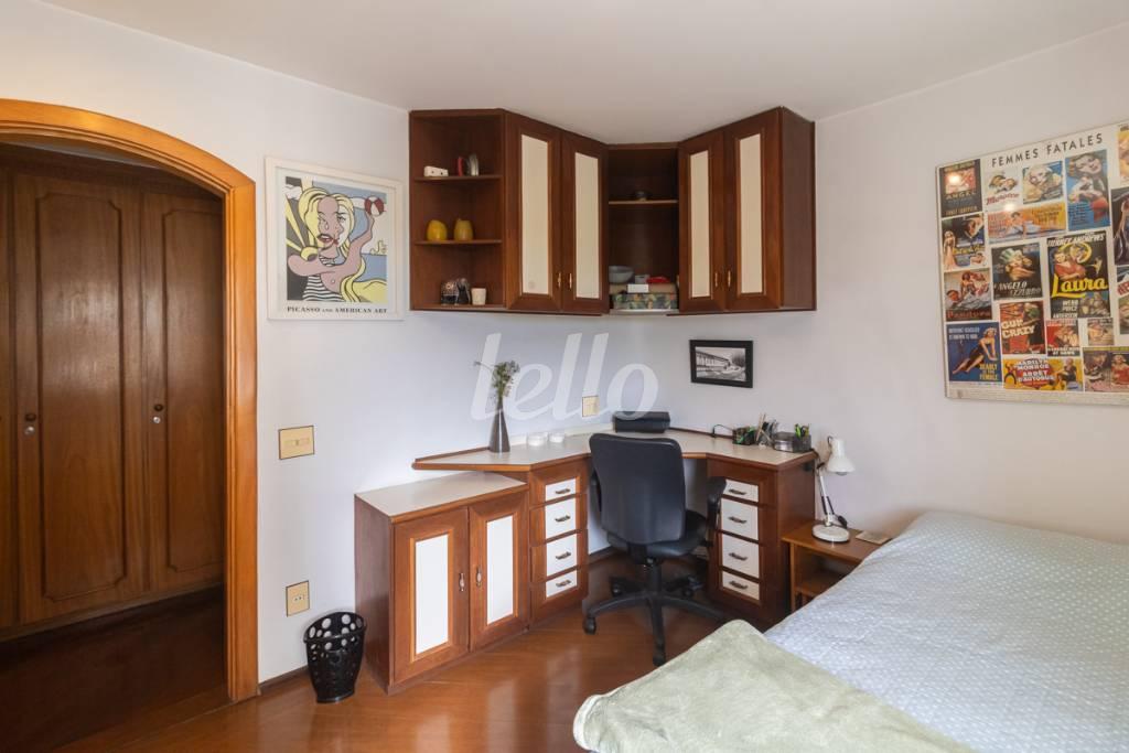 QUARTO 1 de Apartamento à venda, Padrão com 288 m², 4 quartos e 3 vagas em Alto de Pinheiros - São Paulo