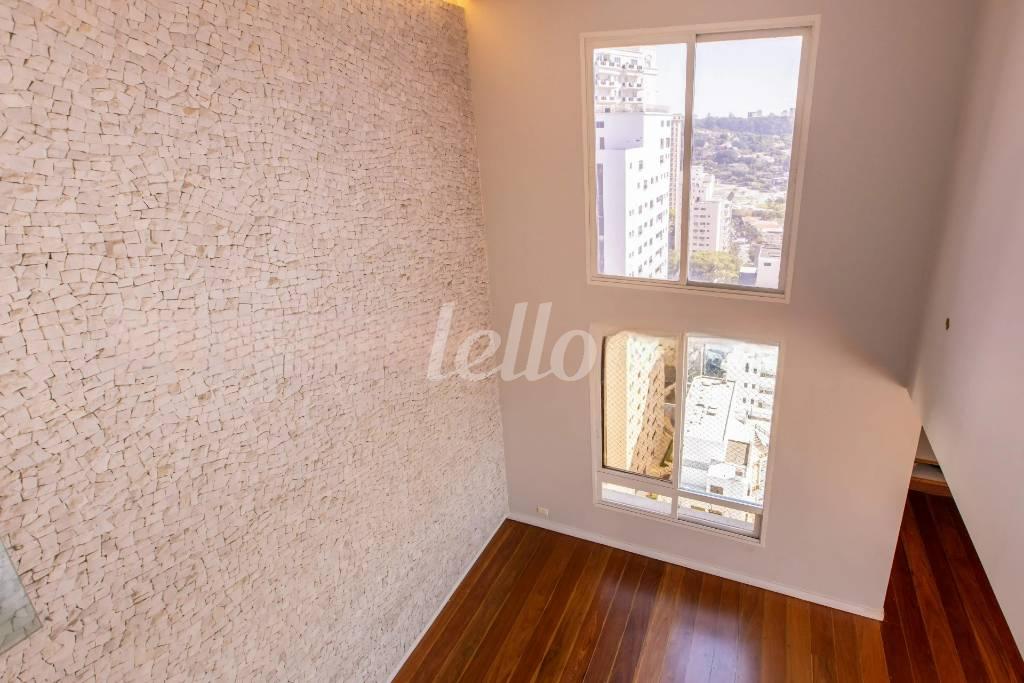 ESCADA de Apartamento para alugar, Padrão com 269 m², 4 quartos e 4 vagas em Santa Cecília - São Paulo