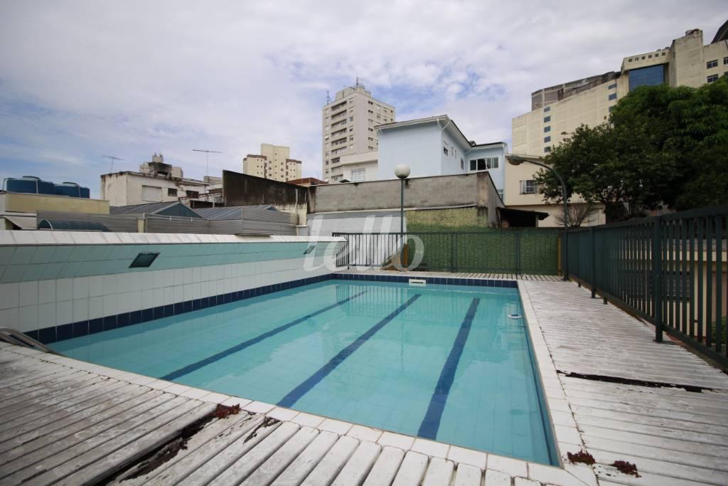 PISCINA de Casa para alugar, sobrado com 600 m², 3 quartos e 8 vagas em Vila Prudente - São Paulo