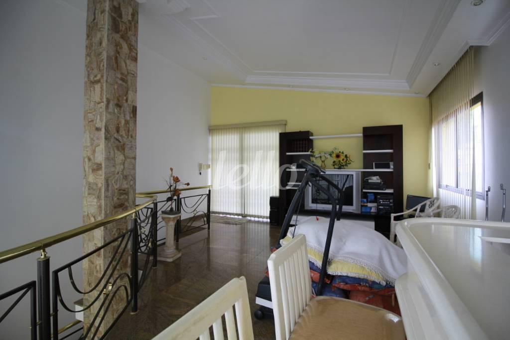 SALA DE ESTAR de Casa para alugar, sobrado com 600 m², 3 quartos e 8 vagas em Vila Prudente - São Paulo