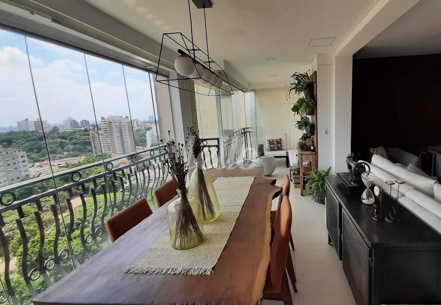 VARANDA de Apartamento à venda, Padrão com 105 m², 2 quartos e 2 vagas em Vila Mariana - São Paulo